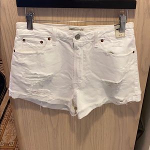 ABERCROMBIE / NWT HIGH WAISTED SHORTS